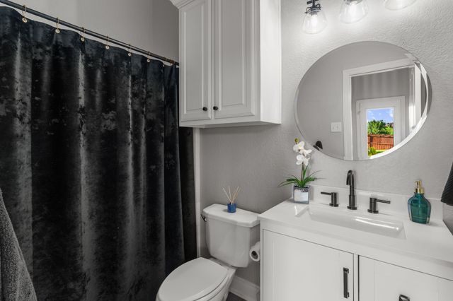 3650 Baylor Boulevard, Midlothian, TX 76065