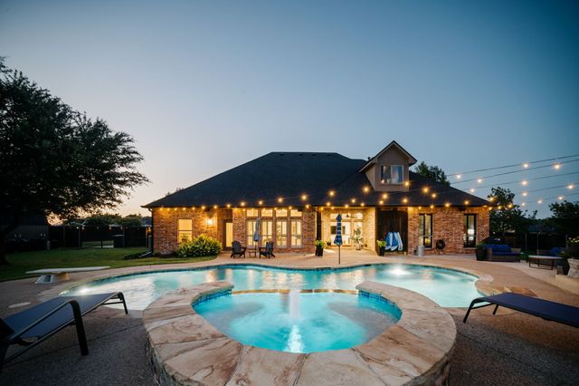 3650 Baylor Boulevard, Midlothian, TX 76065