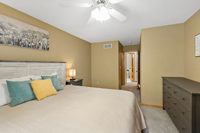 8771 Branson Drive 80, Inver Grove Heights, MN 55076
