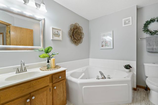 8771 Branson Drive 80, Inver Grove Heights, MN 55076