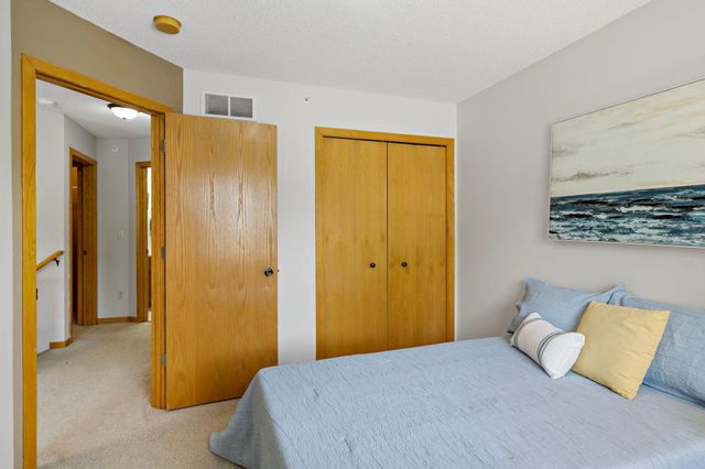 8771 Branson Drive 80, Inver Grove Heights, MN 55076