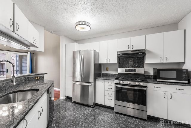 834 Edpas Road, New Brunswick, NJ 08901