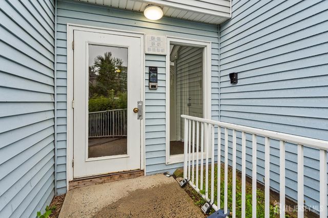 834 Edpas Road, New Brunswick, NJ 08901
