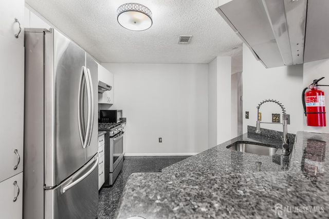 834 Edpas Road, New Brunswick, NJ 08901