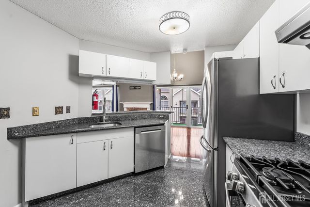 834 Edpas Road, New Brunswick, NJ 08901