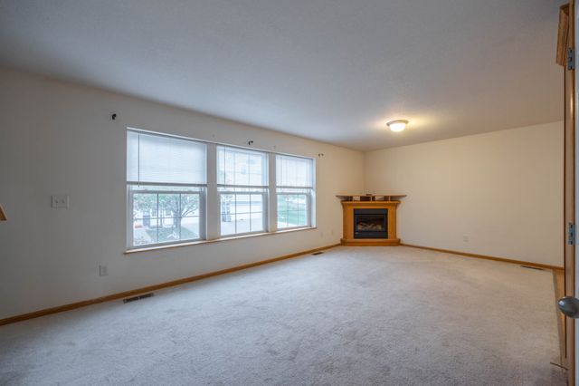 1246 SE Village View Lane, Ankeny, IA 50021