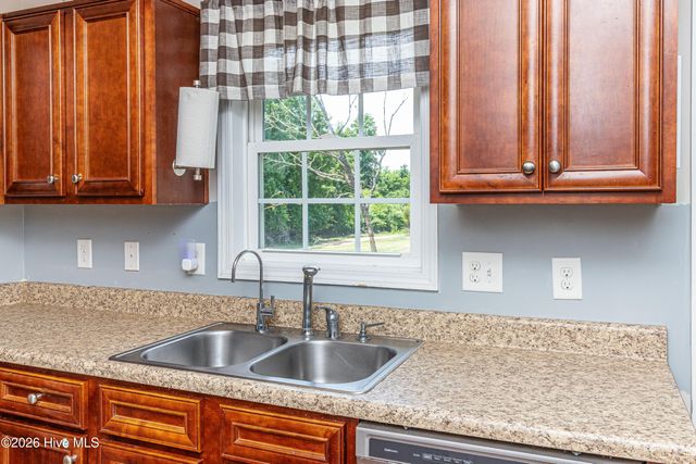 616 Trail End Lane, Newton Grove, NC 28366