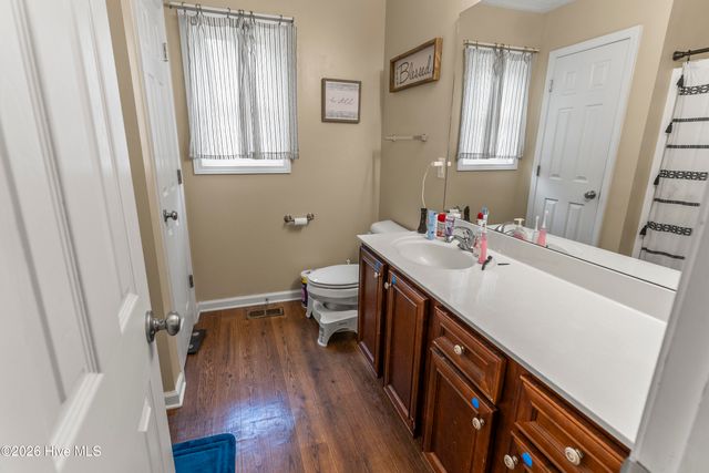 616 Trail End Lane, Newton Grove, NC 28366