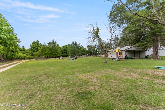616 Trail End Lane, Newton Grove, NC 28366
