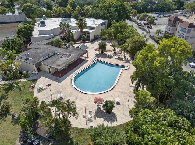 7300 NW 17th St 411, Plantation, FL 33313