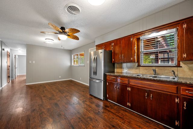 2710 W Walker Street, Denison, TX 75020