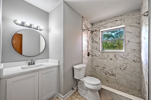2710 W Walker Street, Denison, TX 75020