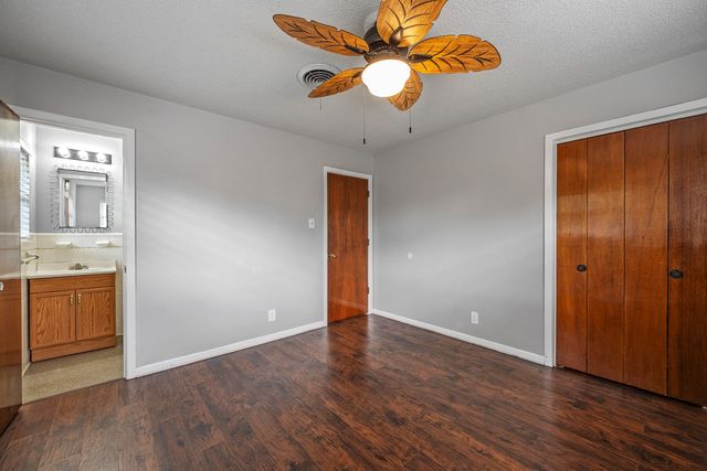 2710 W Walker Street, Denison, TX 75020