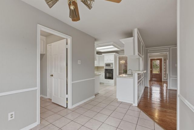 5214 Sycamore Creek Drive, Kingwood, TX 77345