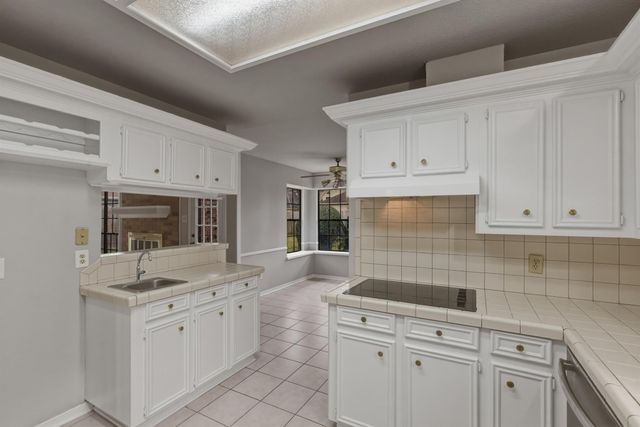 5214 Sycamore Creek Drive, Kingwood, TX 77345