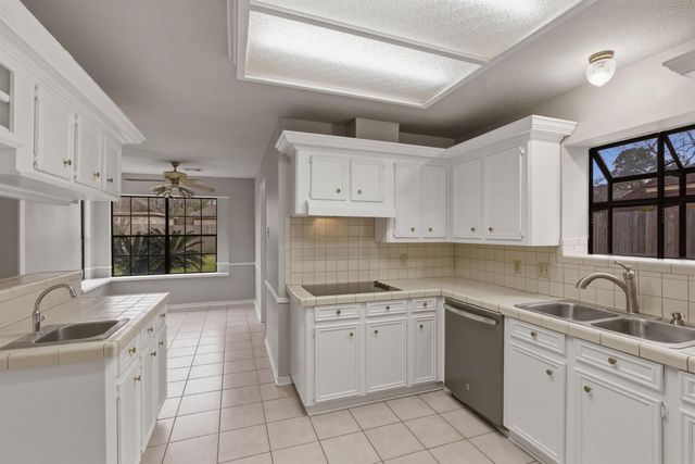 5214 Sycamore Creek Drive, Kingwood, TX 77345