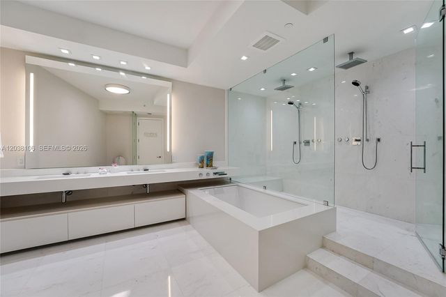 18555 Collins Ave 3301, Sunny Isles Beach, FL 33160