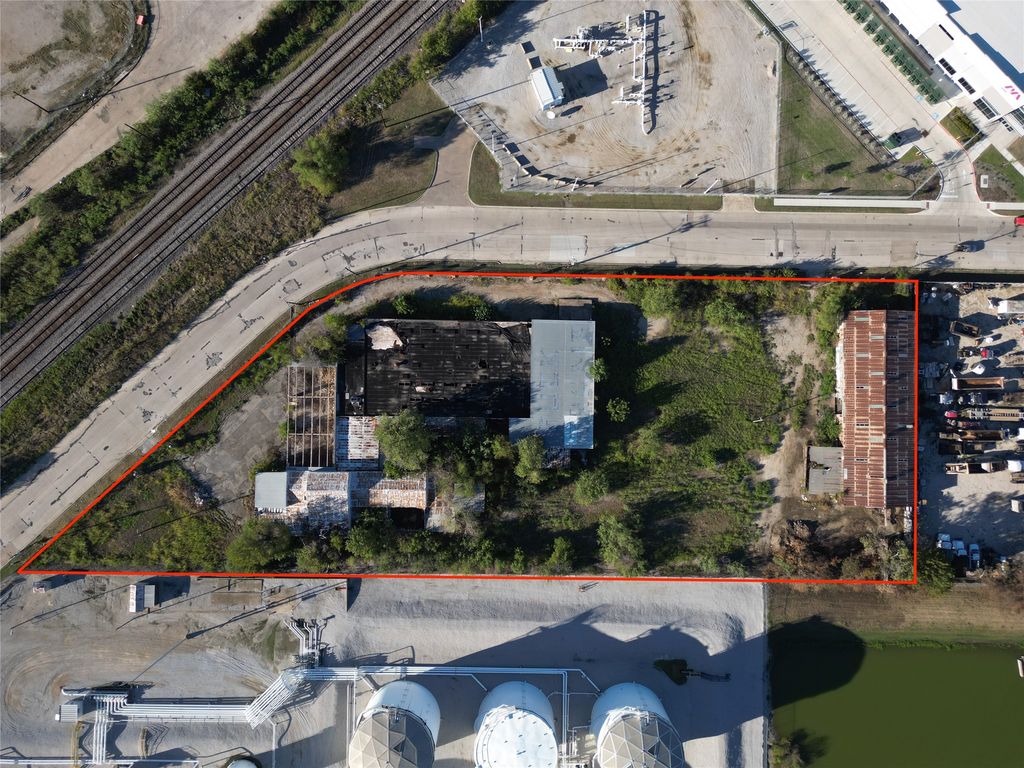 2726 Chesser Boyer Road, Fort Worth, TX 76111 — exterior