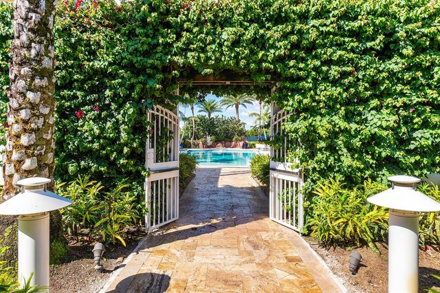 4752 BOCAIRE Boulevard, Boca Raton, FL 33487