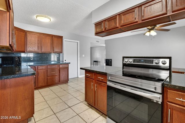 6426 W LAMAR Road, Glendale, AZ 85301