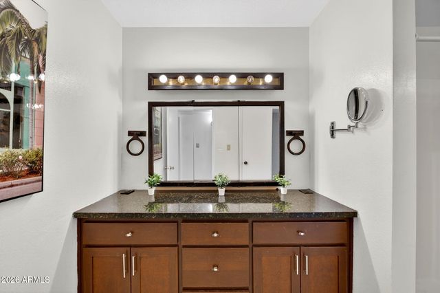 6426 W LAMAR Road, Glendale, AZ 85301