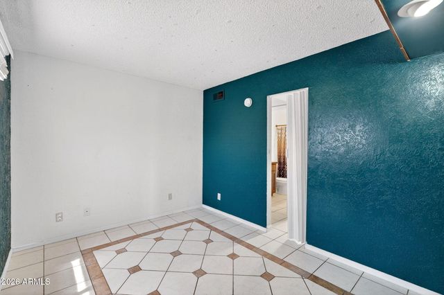 6426 W LAMAR Road, Glendale, AZ 85301