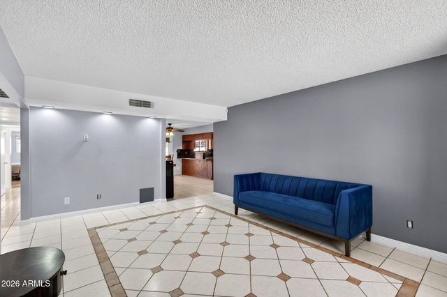 6426 W LAMAR Road, Glendale, AZ 85301