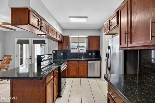 6426 W LAMAR Road, Glendale, AZ 85301