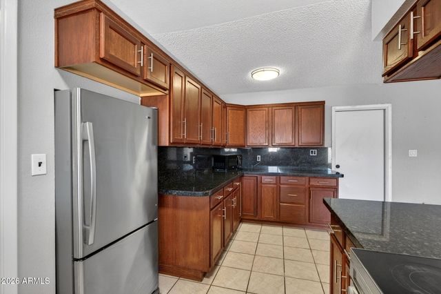 6426 W LAMAR Road, Glendale, AZ 85301