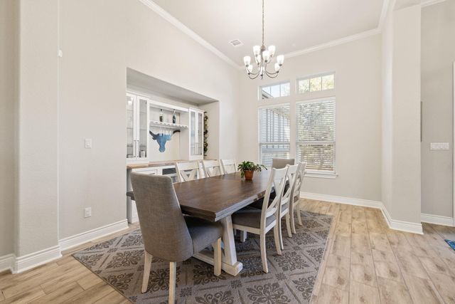 805 Gipper LN, Leander, TX 78641