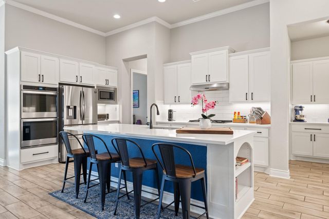 805 Gipper LN, Leander, TX 78641