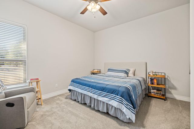 805 Gipper LN, Leander, TX 78641