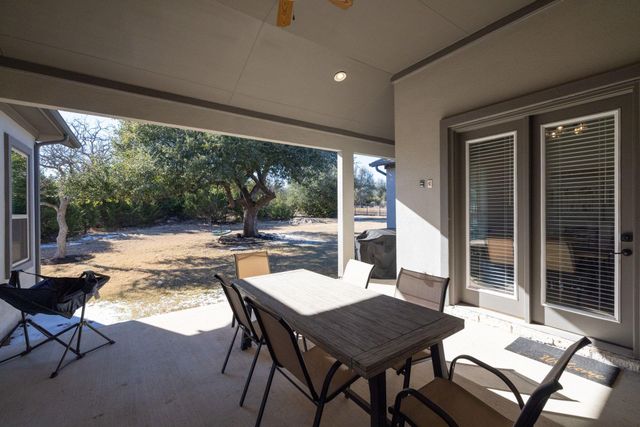 805 Gipper LN, Leander, TX 78641