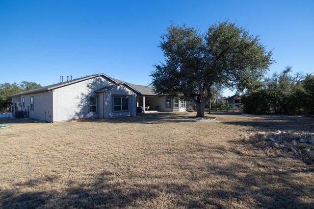 805 Gipper LN, Leander, TX 78641