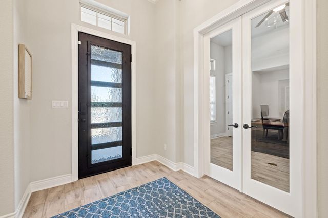 805 Gipper LN, Leander, TX 78641