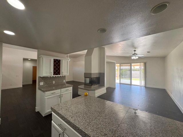 74081 W Petunia Place, Palm Desert, CA 92211