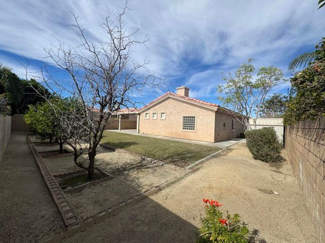 74081 W Petunia Place, Palm Desert, CA 92211