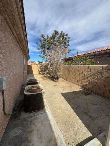 74081 W Petunia Place, Palm Desert, CA 92211