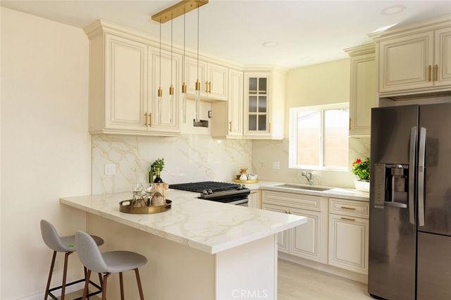 1737 N Lima St, Burbank, CA 91505