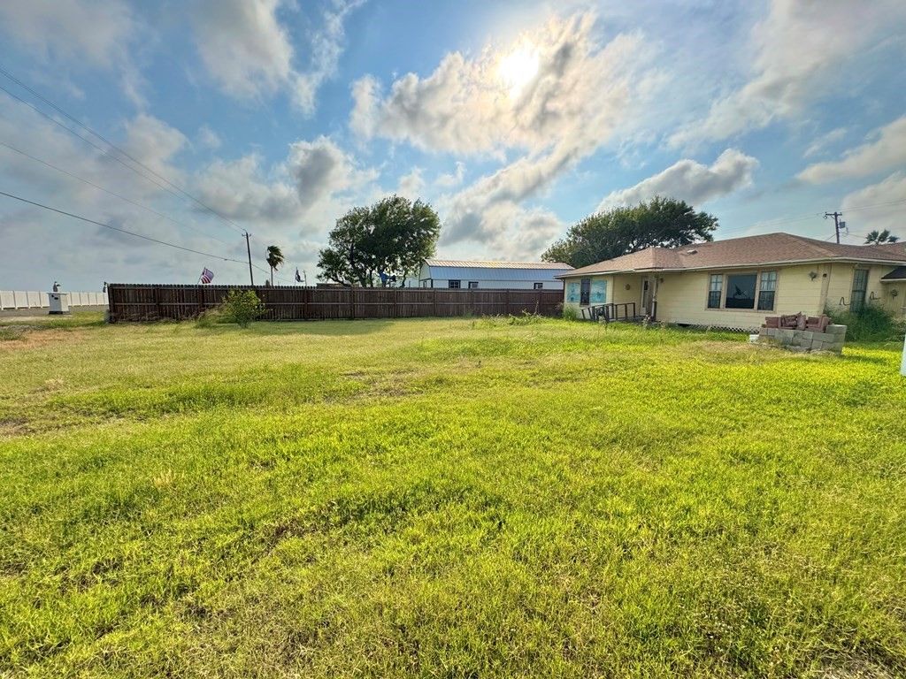 16 Copano Ridge, Rockport, TX 78382 — photo 3
