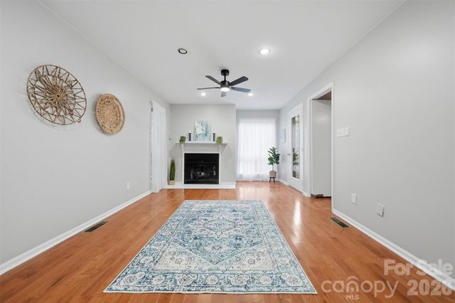 1420 11th Street Drive NW 23, Hickory, NC 28601