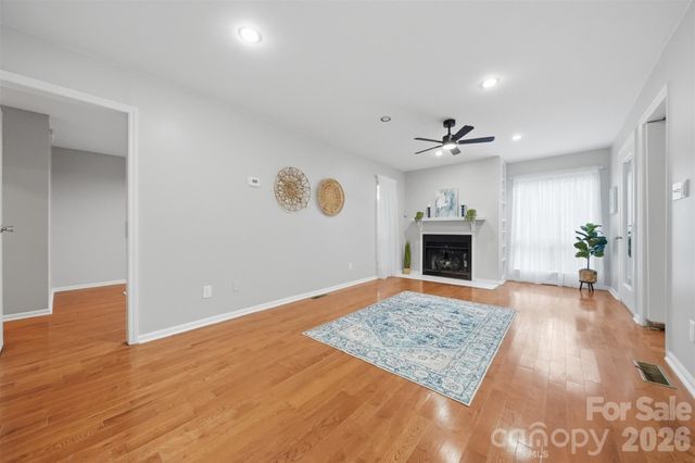 1420 11th Street Drive NW 23, Hickory, NC 28601