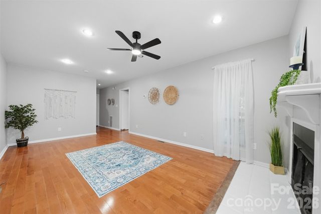 1420 11th Street Drive NW 23, Hickory, NC 28601