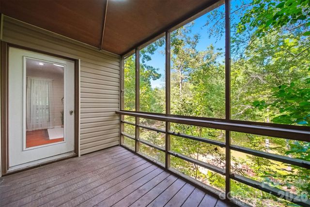 1420 11th Street Drive NW 23, Hickory, NC 28601