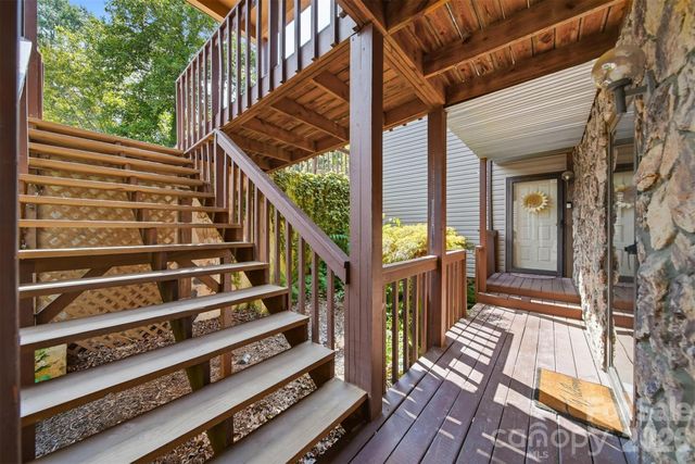 1420 11th Street Drive NW 23, Hickory, NC 28601