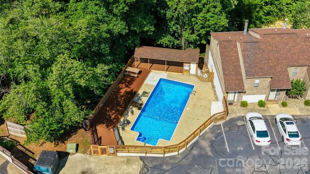 1420 11th Street Drive NW 23, Hickory, NC 28601