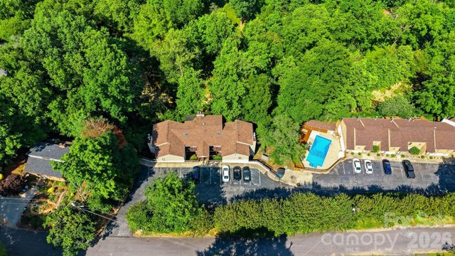1420 11th Street Drive NW 23, Hickory, NC 28601