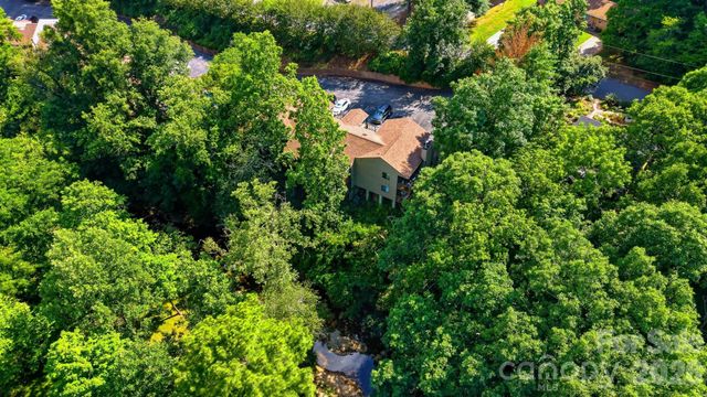 1420 11th Street Drive NW 23, Hickory, NC 28601