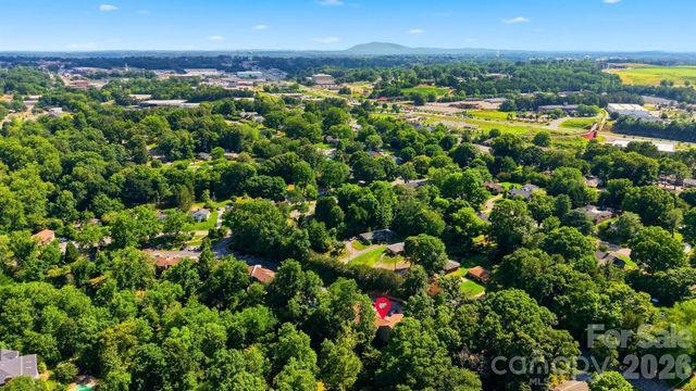 1420 11th Street Drive NW 23, Hickory, NC 28601