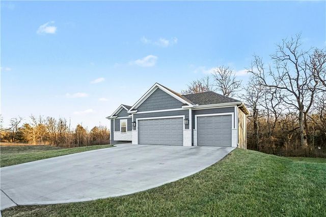 19935 W 221st Street, Spring Hill, KS 66083